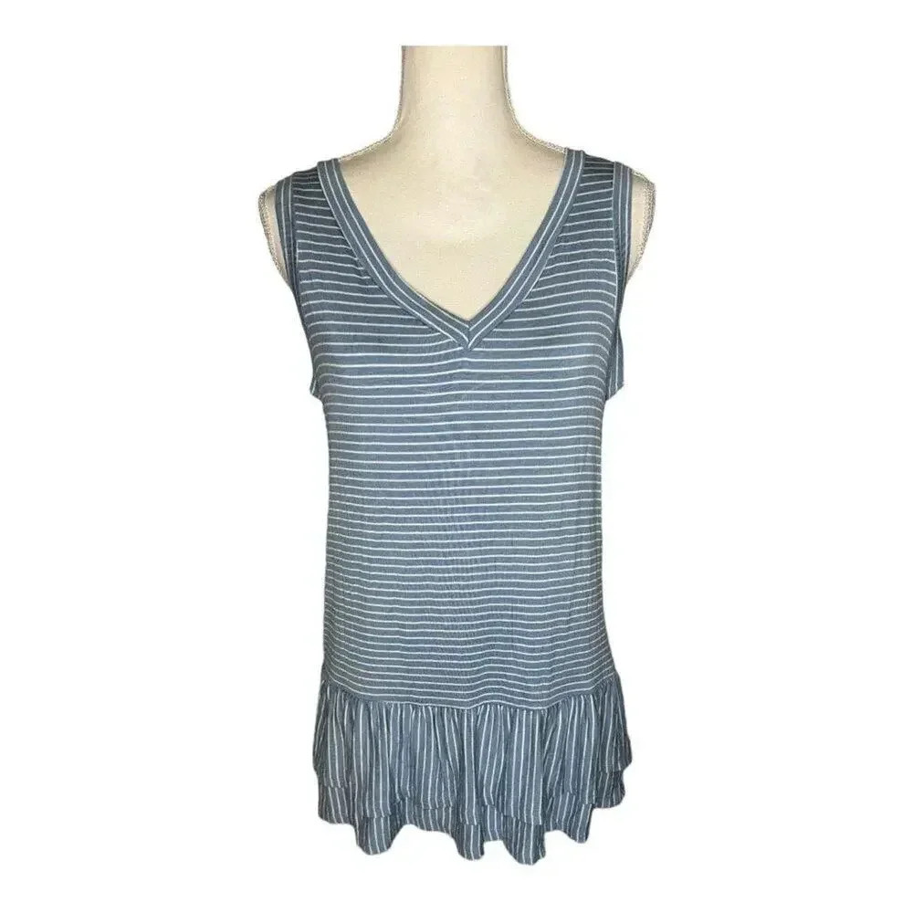 Vision USA Women’s Medium Blue & White Striped V-Neck Tiered Sleeveless Top‎